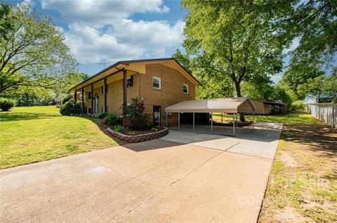 2382 Plainfield Dr, Conover, NC 28613 photo 4