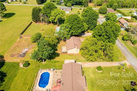 2382 Plainfield Dr, Conover, NC 28613 photo 10