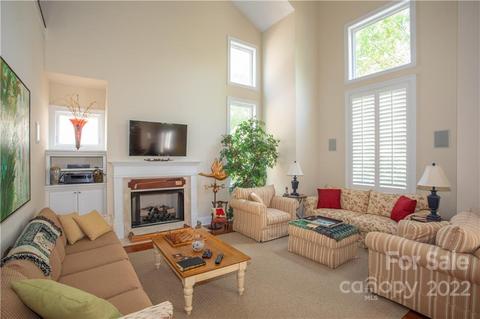 747 Jetton St, Davidson, NC 28036 photo 2