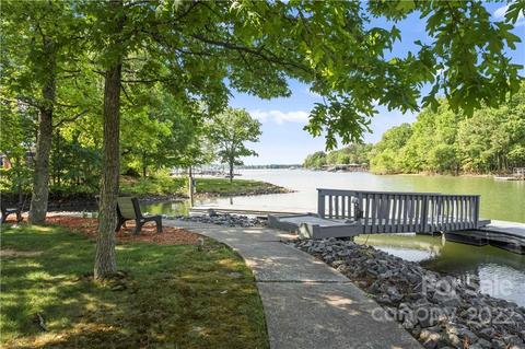 18719 Silver Quay Dr, Cornelius, NC 28031 photo 4