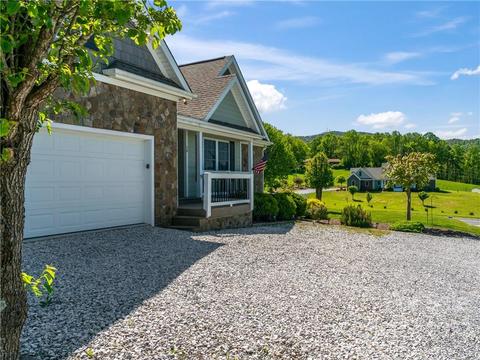 24 Sproles Rd, Spruce Pine, NC 28777 photo 2