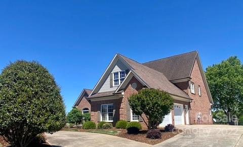 3624 Bermuda Dr NE, Conover, NC 28613 photo 2