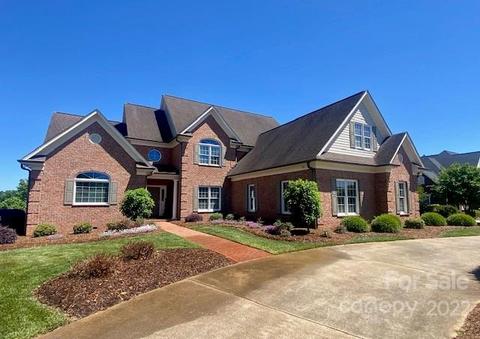 3624 Bermuda Dr NE, Conover, NC 28613 photo 1