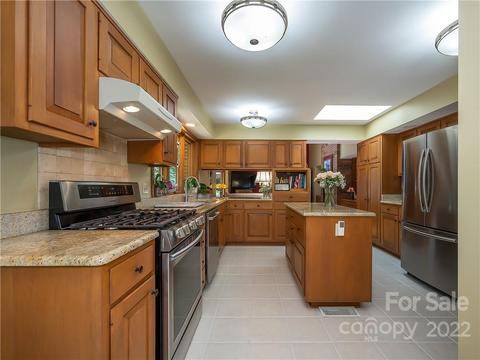 563 Fox Run Ln, Tryon, NC 28782 photo 30