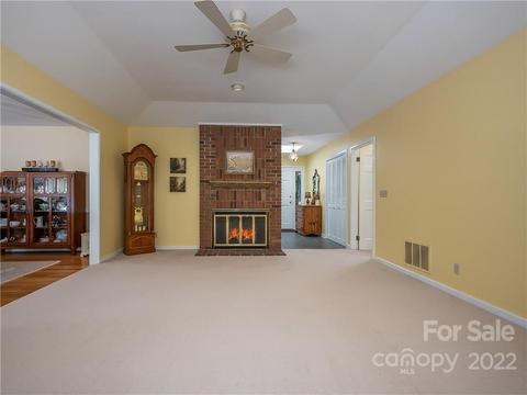 563 Fox Run Ln, Tryon, NC 28782 photo 10