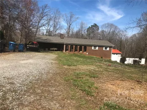 1306 Morehead St, Conover, NC 28613 photo 1