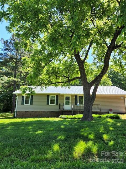 541 Daniel St, Denton, NC 27239 photo 2