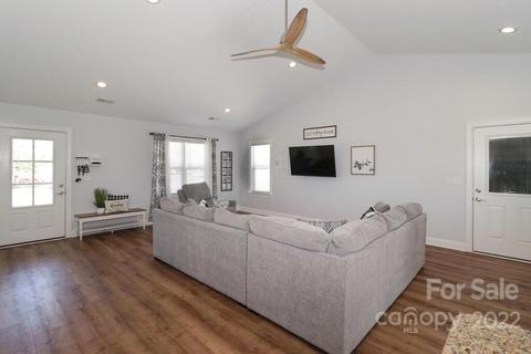 116 Willies Ln, Olin, NC 28660 photo 9