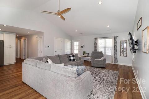 116 Willies Ln, Olin, NC 28660 photo 11