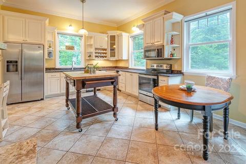 277 Rocky Fork Rd, Fairview, NC 28730 photo 16