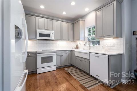 102 Kinderston Dr, Davidson, NC 28036 photo 2