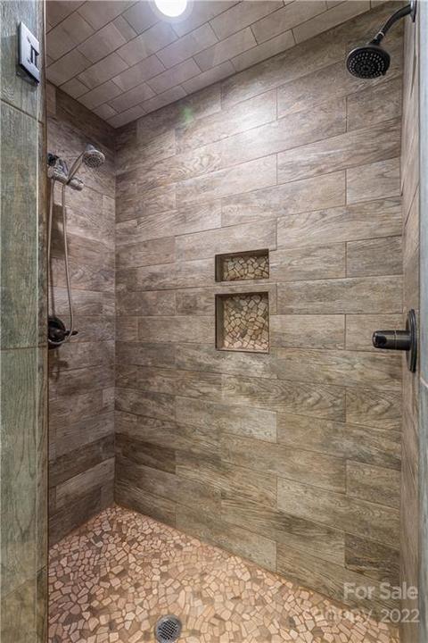 3674 River Rd, Hickory, NC 28602 photo 18