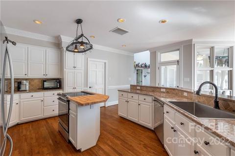 3674 River Rd, Hickory, NC 28602 photo 10