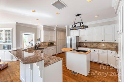 3674 River Rd, Hickory, NC 28602 photo 8