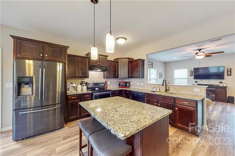 2427 Grinstead Ct, Clover, SC 29710 photo 8
