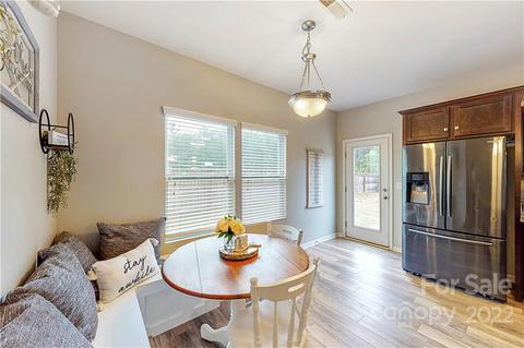 2427 Grinstead Ct, Clover, SC 29710 photo 10