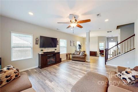 2427 Grinstead Ct, Clover, SC 29710 photo 5