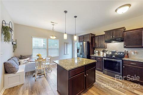 2427 Grinstead Ct, Clover, SC 29710 photo 9