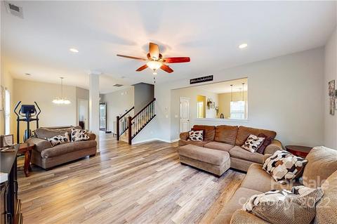 2427 Grinstead Ct, Clover, SC 29710 photo 6