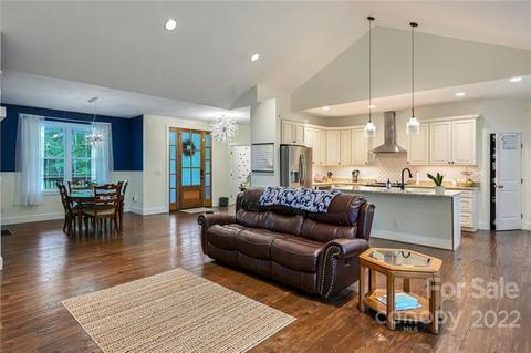161 Snooks Path, Mars Hill, NC 28754 photo 4