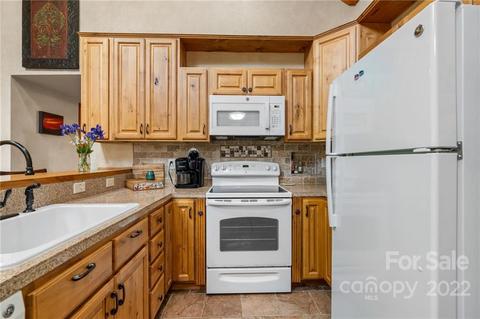 43 Rough Knob Rd, Clyde, NC 28721 photo 8