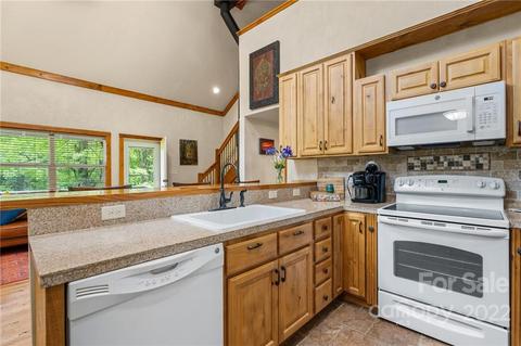 43 Rough Knob Rd, Clyde, NC 28721 photo 9