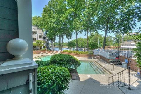 216 Northwest Dr, Davidson, NC 28036 photo 2