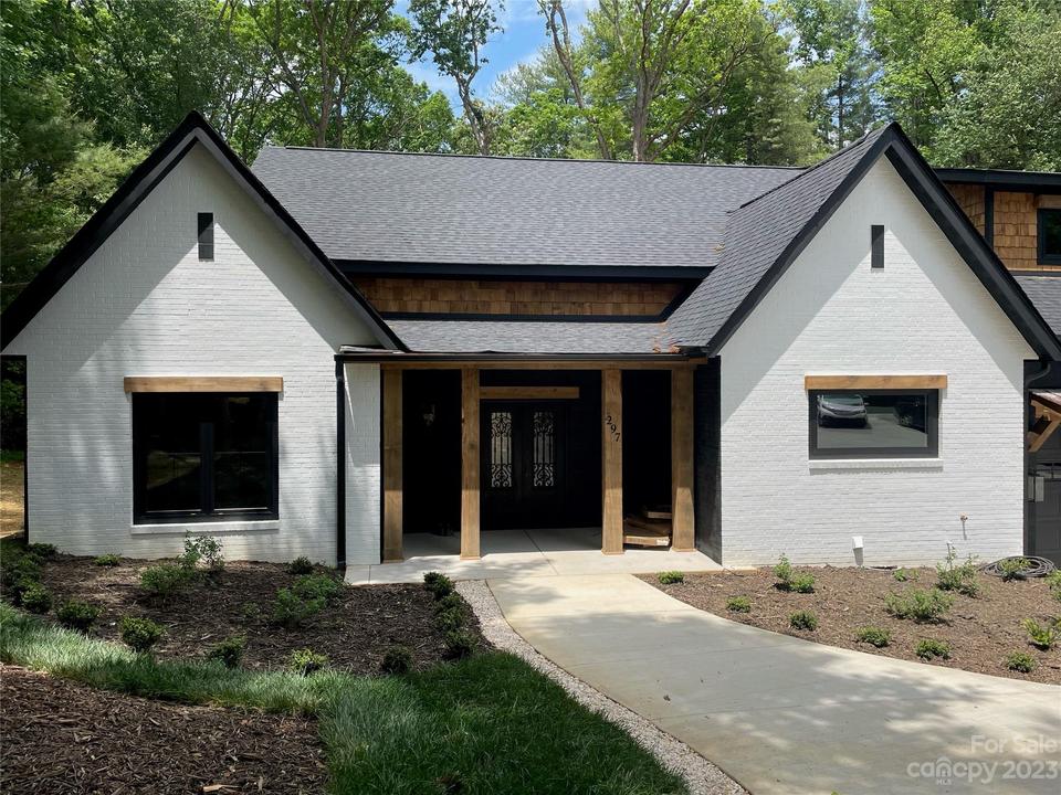 297 Rugby Rd, Hendersonville, NC 28791 photo 2