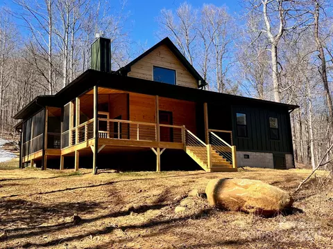 316 Catawba Dr, Marion, NC 28752