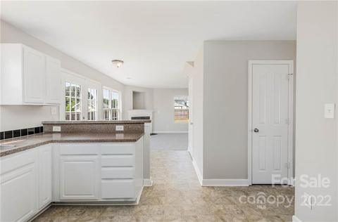105 Glencroft Dr, Wingate, NC 28174 photo 9