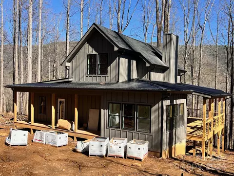 218 Catawba Dr, Marion, NC 28752
