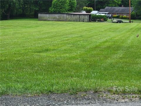 000 Charlie Brown Rd, Burnsville, NC 28714