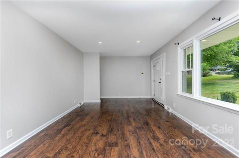 2201 Tarlton Dr, Matthews, NC 28105 photo 3