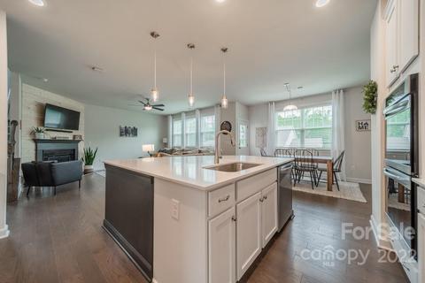 15632 Queens Trail Dr, Davidson, NC 28036 photo 9