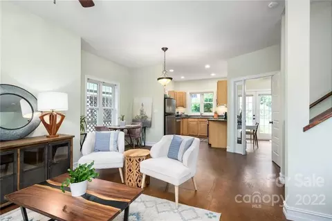 17 Sevan Ct, Asheville, NC 28806 photo 4