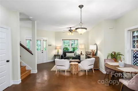 17 Sevan Ct, Asheville, NC 28806 photo 5
