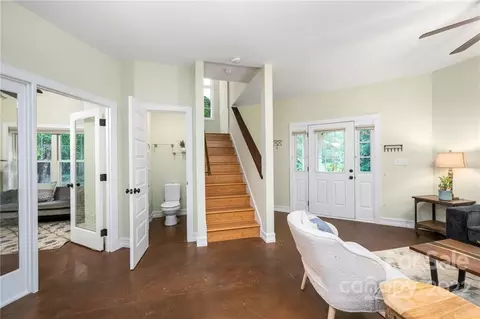 17 Sevan Ct, Asheville, NC 28806 photo 6
