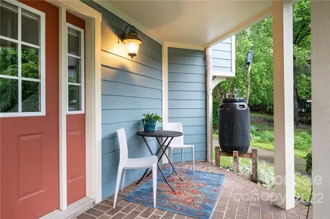17 Sevan Ct, Asheville, NC 28806 photo 2