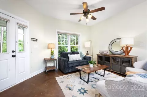 17 Sevan Ct, Asheville, NC 28806 photo 3