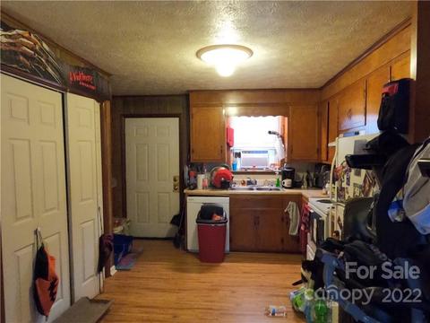 151 Cedar Ave, Hudson, NC 28638 photo 2