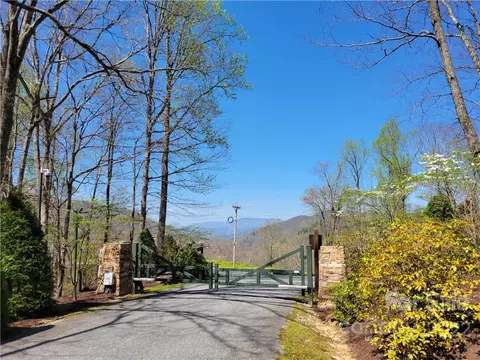 000 Rainbow Trout 1 Rd #1, Spruce Pine, NC 28777