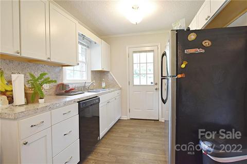2116 Dover Ln, Lancaster, SC 29720 photo 4