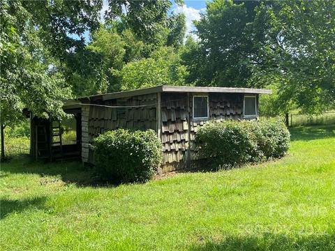202 Hayes St, Harmony, NC 28634 photo 8
