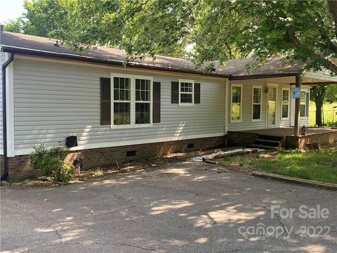 202 Hayes St, Harmony, NC 28634 photo 1