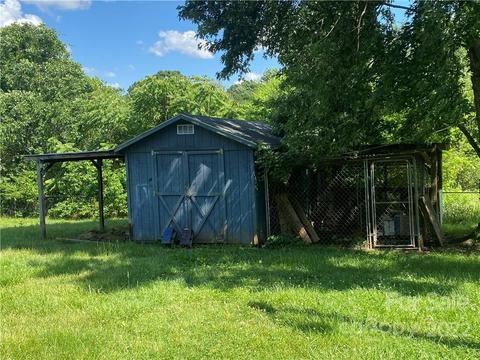 202 Hayes St, Harmony, NC 28634 photo 7