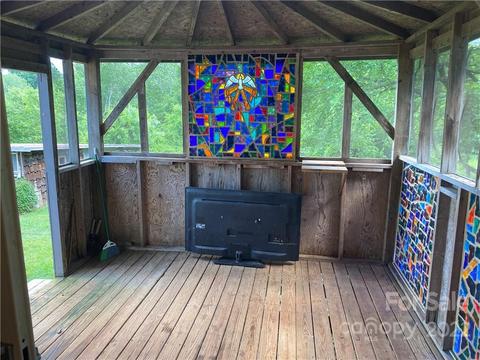 202 Hayes St, Harmony, NC 28634 photo 14