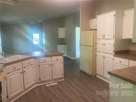 202 Hayes St, Harmony, NC 28634 photo 27