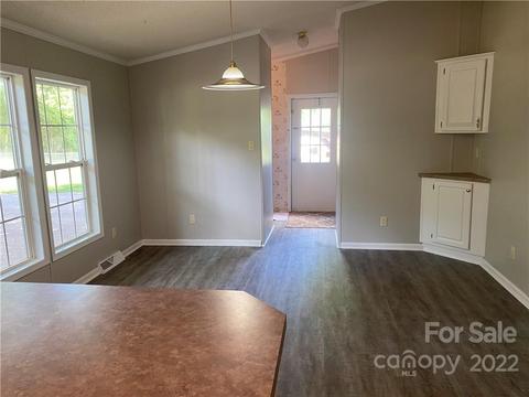 202 Hayes St, Harmony, NC 28634 photo 10