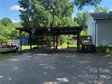 202 Hayes St, Harmony, NC 28634 photo 5