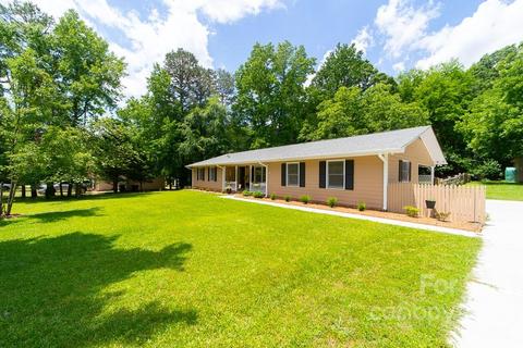2004 Waverly Dr, Monroe, NC 28112 photo 3
